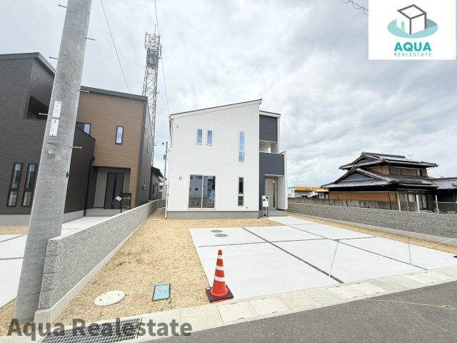 前面道路含む現地写真です