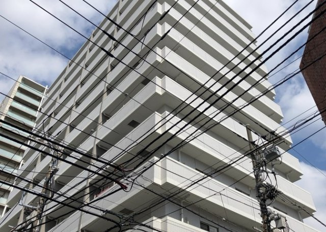 外観はマンション管理がされているかの目安になります。築年数が古いと、壁面は劣化してひび割れが生じることも！建物が古びていても細かいところが修繕されていると、きちんと管理されているなぁと感じるでしょう。