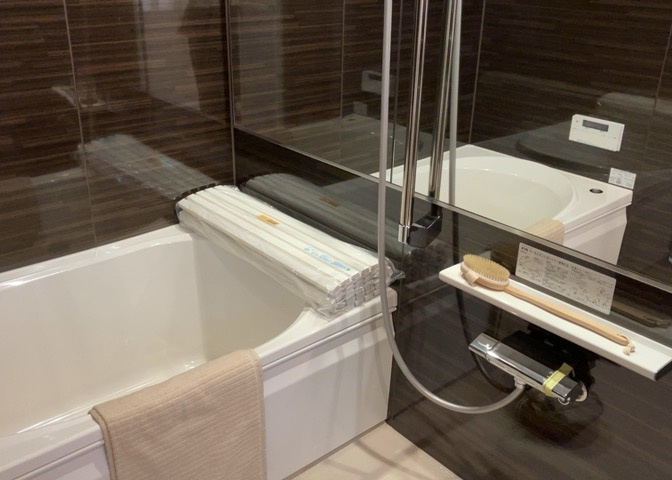 入浴時の快適さも大事なことですが、綺麗な状態を維持できなければ気持ちよく入浴できません。毎日の掃除が楽という点は大事なポイントになります！カビが生えにくく掃除がしやすい、壁や浴槽を選ぶといいでしょう。