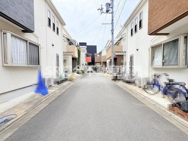 前面道路含む現地写真です