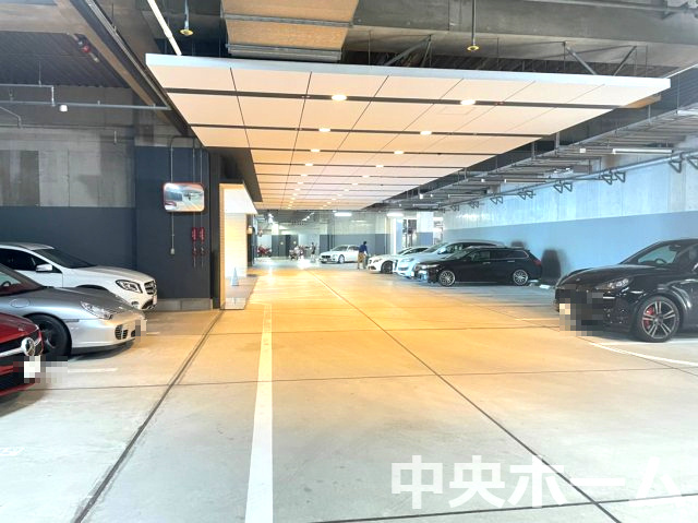 【敷地内駐車場】最新の空き状況や費用などの詳細は担当スタッフまでお問い合わせください。