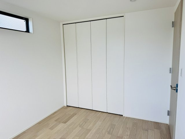 ～収納力の高いクローゼット完備～