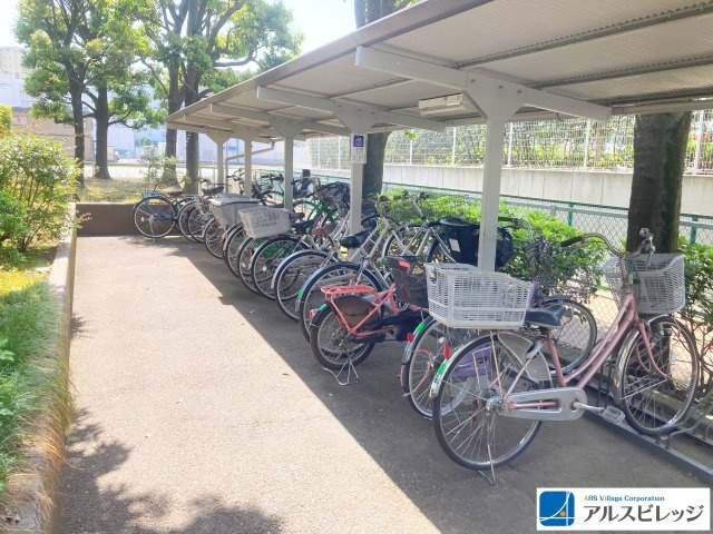 屋根付き駐輪場