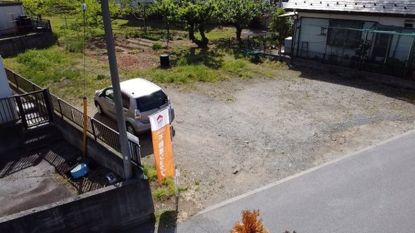 【笛吹市御坂町成田　売土地の外観】