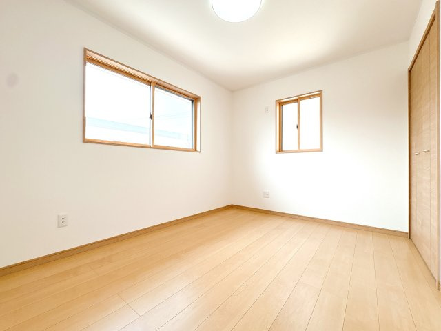 2Ｆ6帖の南西洋室になります♪