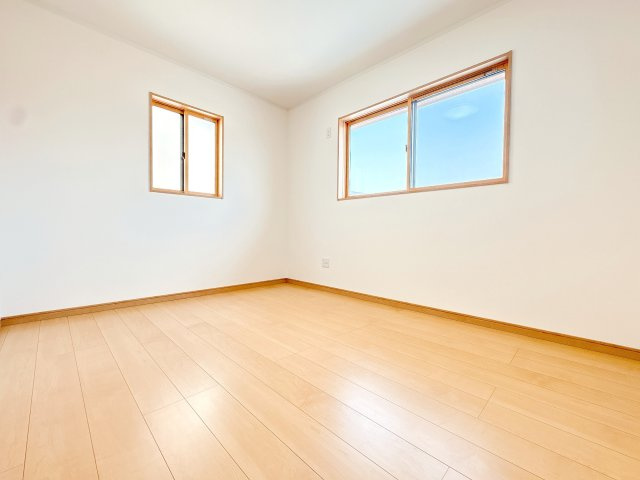 2Ｆ6帖の北西洋室になります♪