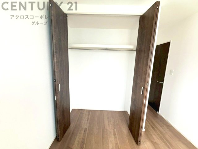 衣類やアクセサリー、小物類の収納が便利で整理整頓がしやすく、部屋の美観を保ちつつ、スペースを最大限に活用できます。衣服のしわやダメージを防ぎ、長持ちさせることができます。