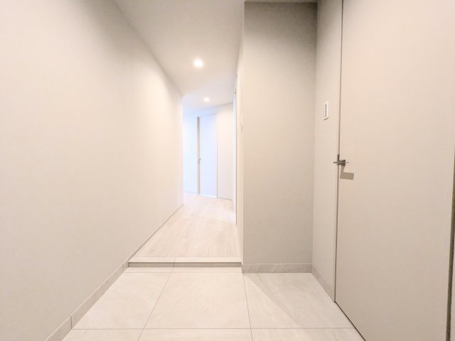 ～広々SIC付き玄関写真～　玄関収納量が豊富です！