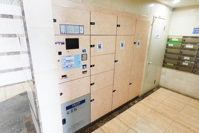 不在時でも荷物を受け取れる便利な宅配ボックス。　「受け取り時間」を気にしない便利な暮らしを実現。
