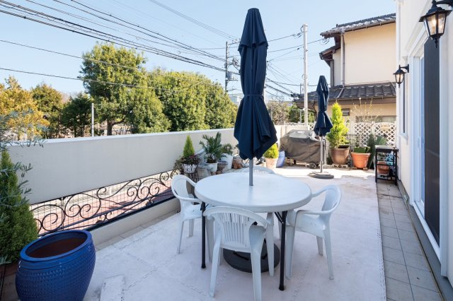 様々な用途でお使い頂ける広々ルーフバルコニー！