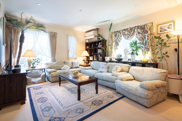 ルーフバルコニーに面した明るいLDK（1階・約28.7帖）