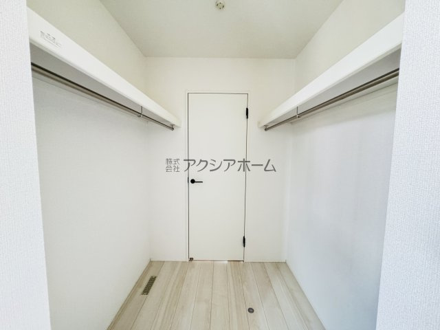 1階ファミリークローゼット