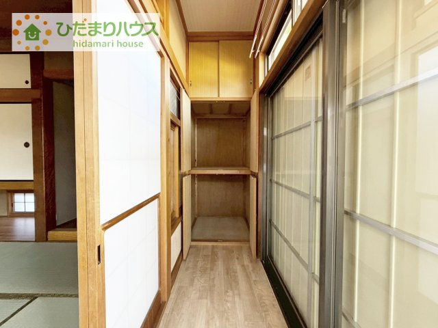 家族みんなで共同で使える便利な廊下収納！
