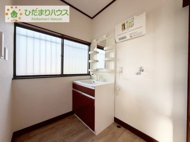 シンプルで使い勝手の良い独立洗面台！