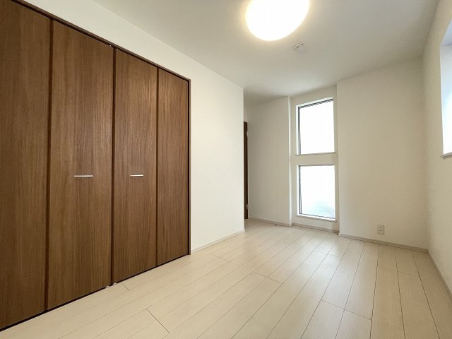各居室に収納がついており、家族で使い分けしやすくなっています。