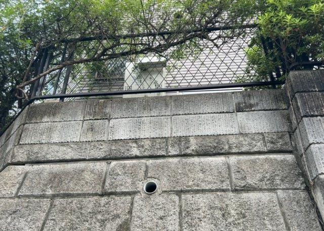 省エネ給湯器とは従来型の給湯器より熱効率が高く、少ない燃料でたくさんのお湯を沸かすことが出来る高効率な給湯器のことを指します。また、省エネ給湯器には種類があり、利便性や効果なども様々です。