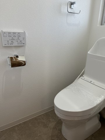 窓があるので明かりが入り、換気もできますね