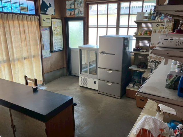 作業や保管に便利な土間です☆