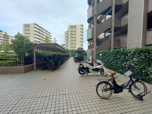 【バイク置き場】