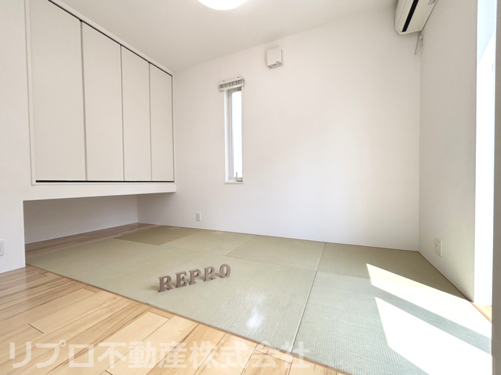 5．3帖の畳コーナー付き和室。くつろぎの空間として、リビングと一体で使える便利なスペース！