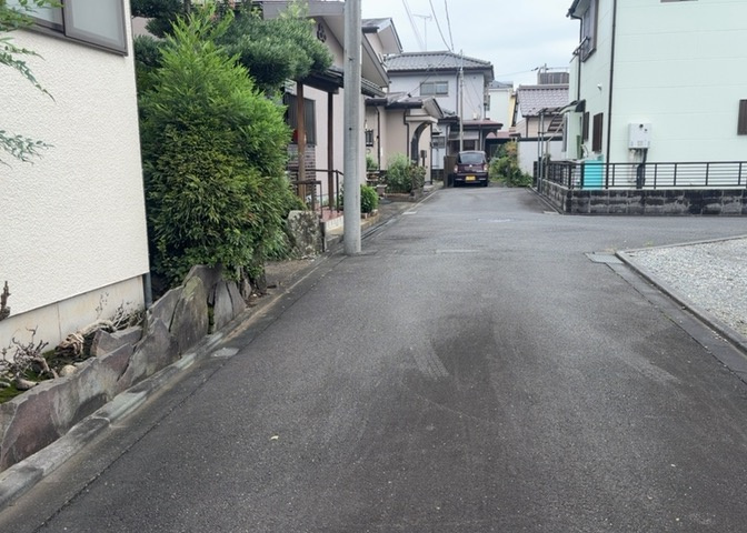 人が暮らすうえで日光は大切な要素となります。日当たりの良さは譲れないポイントですね。併せて近くに大きな建築物の建築予定がないか、あるいはそれが可能な土地が近くにないか事前に確認することもお勧めします。