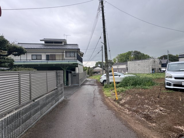 北側前面道路