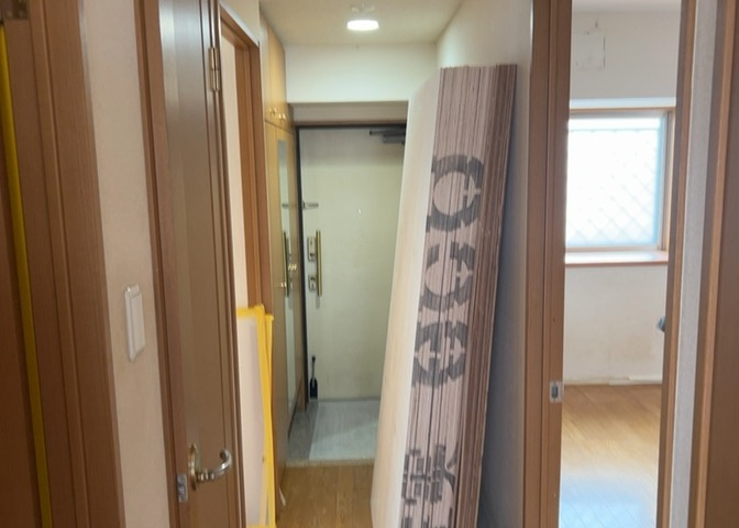 内装はとにかくおしゃれなものがいい！と選ぶ前に、まず住んだ後のことを想像してみましょう。住んでみたらコンセントの位置が悪くて使いにくいなど出てきます。事前にどの家電をどこに置くか想定しておきましょう。