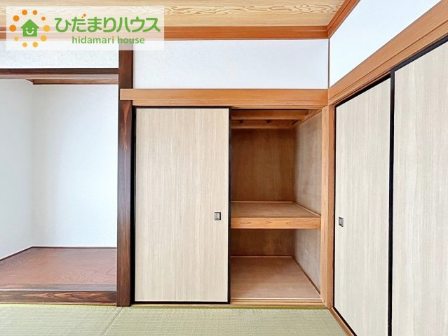 奥行きが広い収納スペースなので、お布団も楽々しまえますね！！
