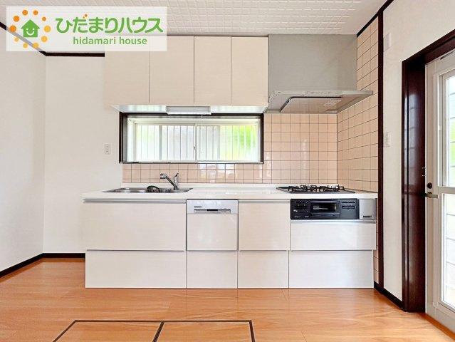 キッチンに勝手口があり、家事動線が良い間取りです！