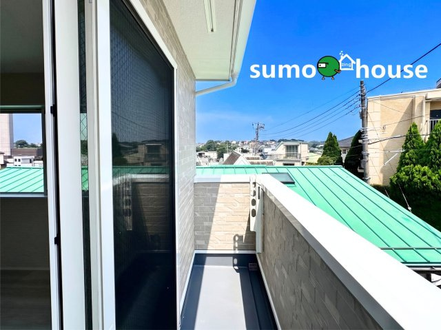 落ち着いた時間を過ごせるバルコニーです