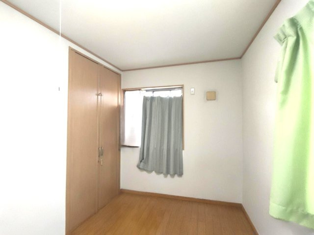 【洋室2】　プレーンな空間を自分のスタイルに染める。いつまでも快適に暮せる住まいへ。　※家具削除に一部CGを活用しております