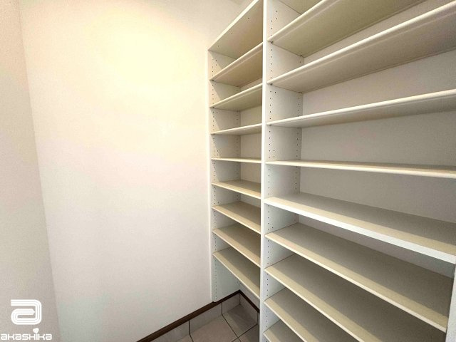 靴以外にもアウトドア用品の収納にオススメです。
