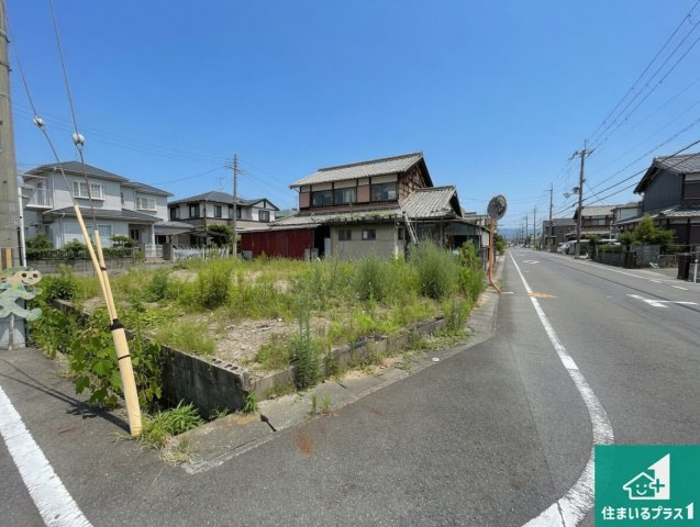 周辺は落ち着いた街並みの住宅地！子育てがしやすい住環境です！まだ未完成ですが、現地でしかわからない事もございます。是非一度ご覧ください。