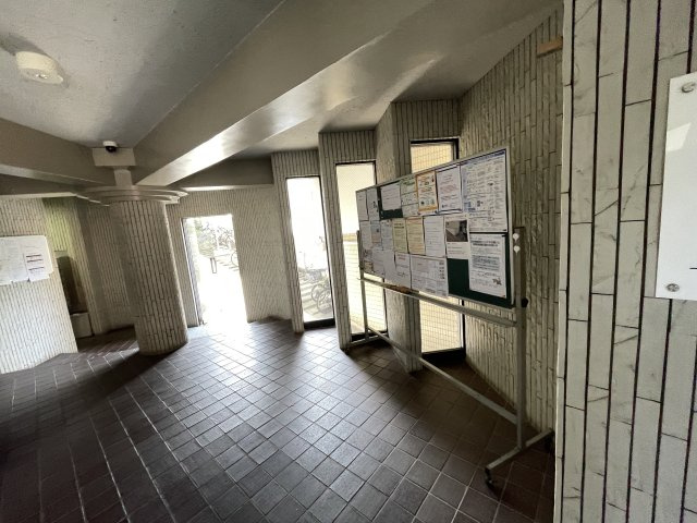 マンションの顔でもある、高級感漂うエントランス。　
