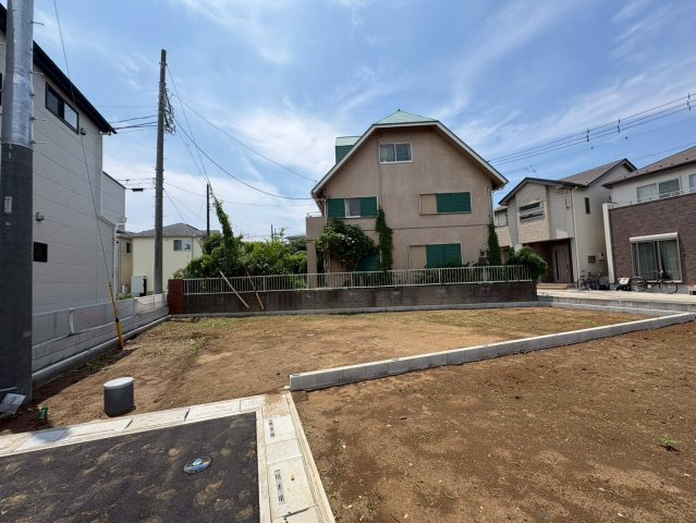 ■D区画　■自由設計で理想の住まいを実現できる注文住宅用地！　■現地と合わせて当社施工現場のご見学も可能です！　■花田小学校まで徒歩2分(約160ｍ)・中央中学校まで徒歩15分（約1200ｍ）