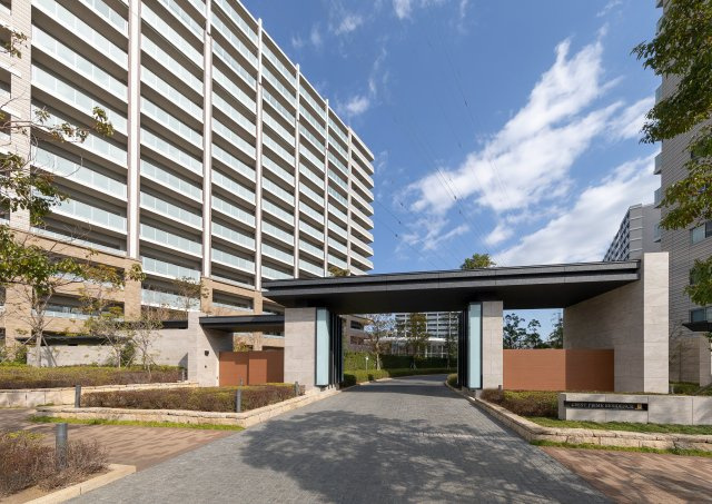 【プライムグランゲート】　マンション敷地のメインゲート