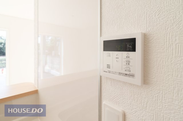 【温水設備】現地完成写真。給湯スイッチ付きで温度調整もラクラクです。