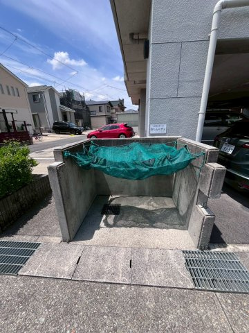 ゴミ捨て場