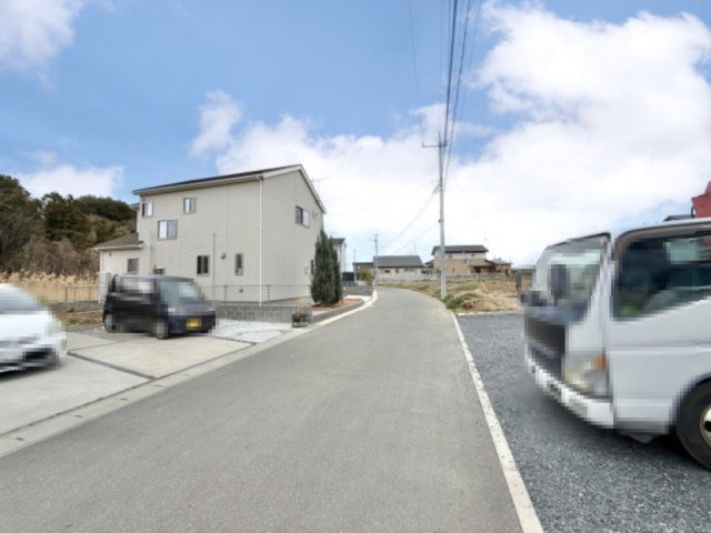 ■外観｜シンプルでいつまでも飽きのこないデザインが特徴。住んでから何十年経っても時代の流行に流されず安心して住み続けられるおうちです。