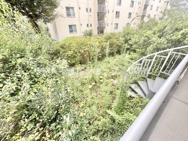 共有部分は、住民なら誰もが使える設備のこと。例えば廊下・外部階段やエントランス・ゴミ置き場などがあります。