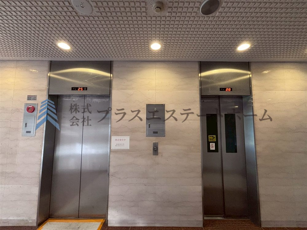 お忙しい朝も安心のエレベーター4基完備です♪