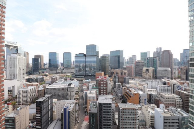 【物件からの眺望】周りに高い建物が少なく、広く大阪の景色をお楽しみいただけます☆