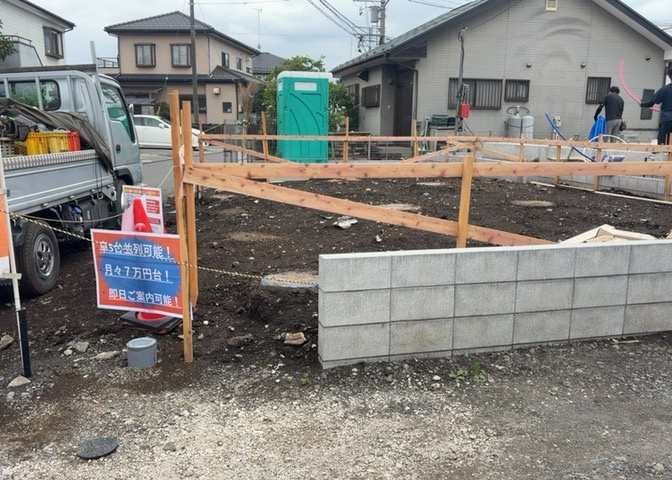 土地の形が極端に長細かったり、狭小地、あるいは道路との高低差がある傾斜地だった場合、後々売ろうとしても買い手がつかない場合もあります。後々、売却することになった時に価値の下がらない土地を選びましょう。