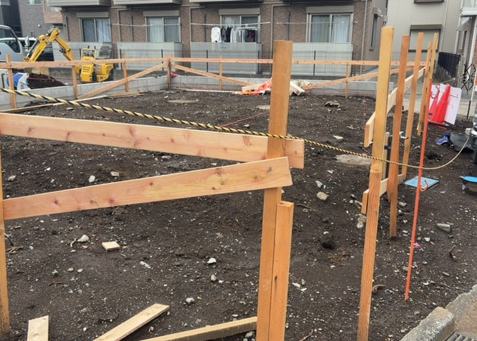 物件の詳細については、現地を見てわかること以外に、役所や法務局などで調べないとわからないことがあります。そのため、現地に行く場合は、もしこの物件を買ったらどのような生活ができるかをイメージしましょう。