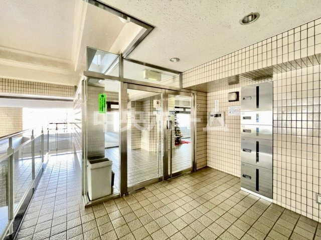 【オートロック】オートロックシステムでセキュリティ充実。当たり前ですが、安全で安心して暮らすのって大事ですよね。
