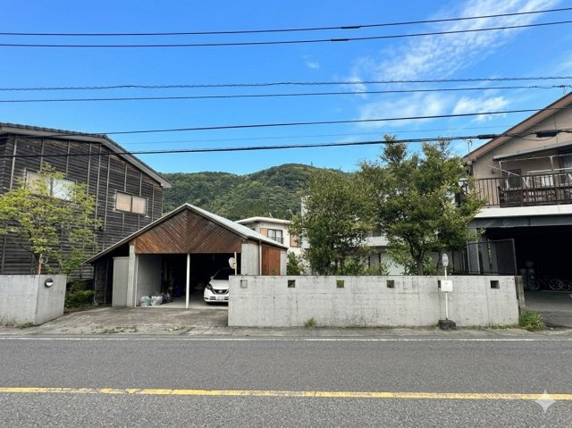 国道沿いで間口も広くとても立地も良いです。