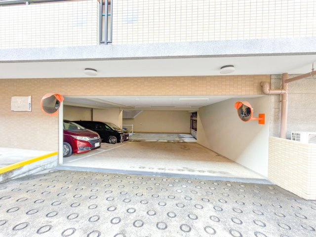 駐車場の空き状況については、その都度、確認いたしますのでお気軽にお聞きください。