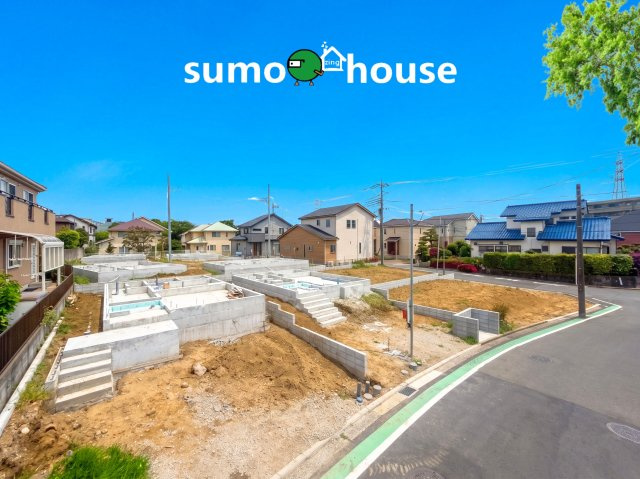 前面道路含む現地写真です