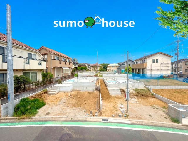 前面道路含む現地写真です