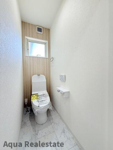 清潔感のあるトイレです